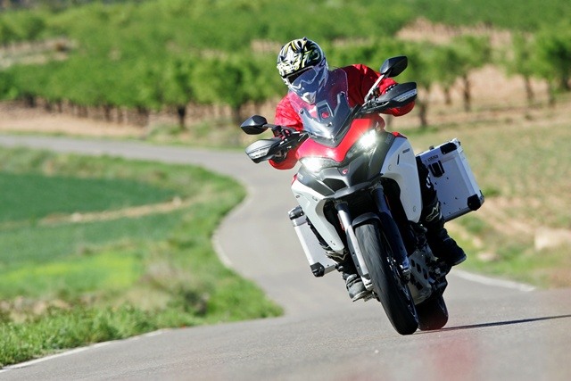 Ducati Multistrada 1200 Enduro viajando