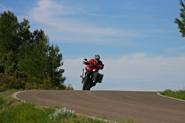 Ducati Multistrada Enduro en el horizonte