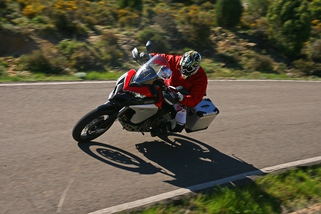 Ducati Multistrada Enduro derechas arriba