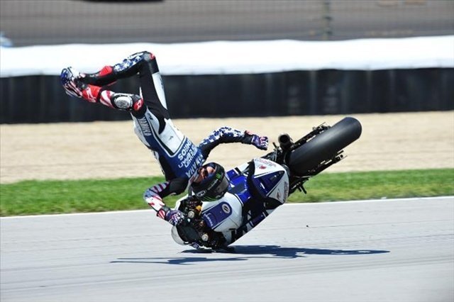 susto y caida en moto ben spies 1 susto y caida en moto ben spies 1