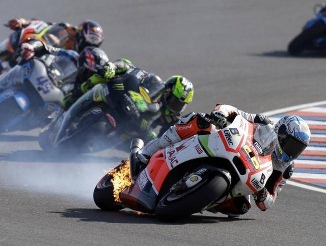 susto y caida en moto fuego susto y caida en moto fuego