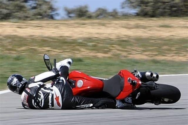 susto y caida en motocaida delantera susto y caida en motocaida delantera