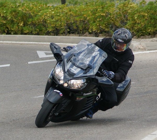 kawasaki gtr 1400 curva kawasaki gtr 1400 curva