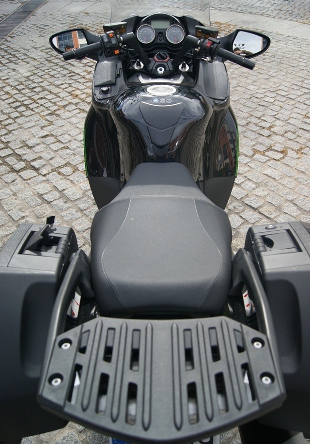 kawasaki gtr 1400 a lo largo kawasaki gtr 1400 a lo largo