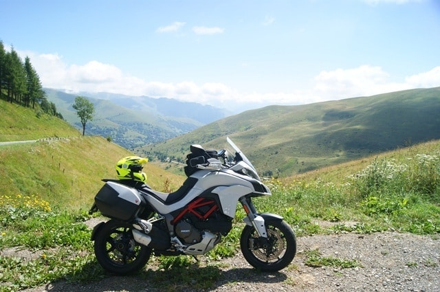 el ducatista más insospechado multistrada blanca