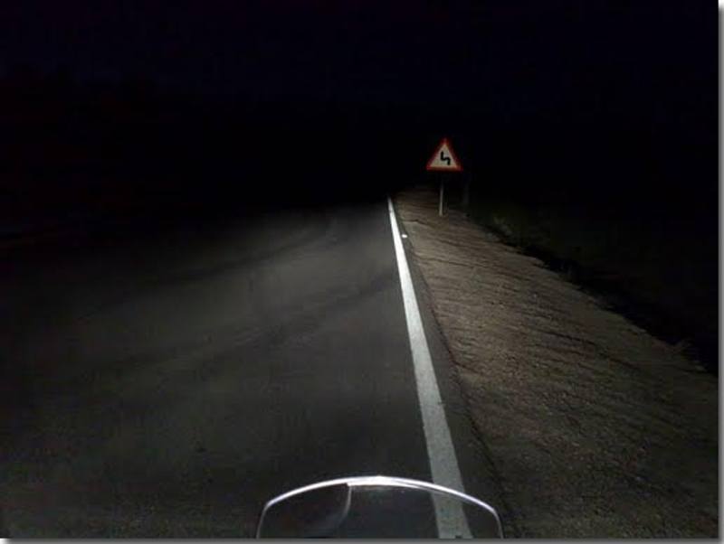Relato de la moto Premiado por RNE carretera de noche
