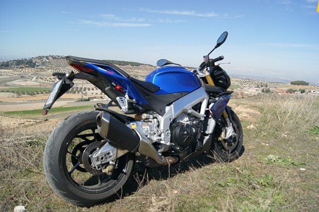 Aprilia Tuono V4 1100 RR chinchón Aprilia Tuono V4 1100 RR chinchón
