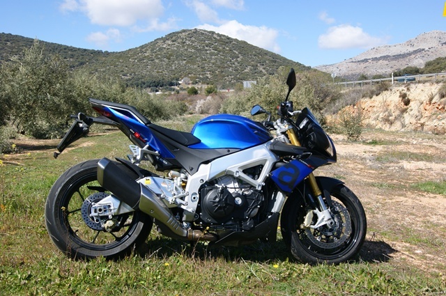Aprilia Tuono V4 1100 RR campo Aprilia Tuono V4 1100 RR campo