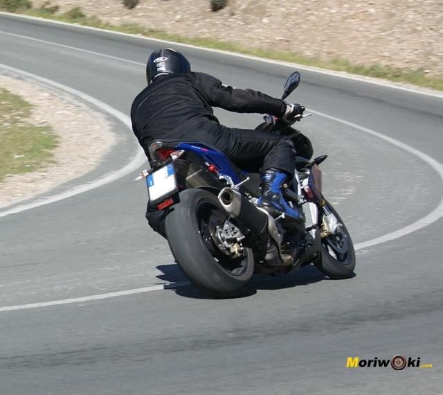 Aprilia Tuono V4 1100 RR detrás sin matrícula Aprilia Tuono V4 1100 RR detrás sin matrícula