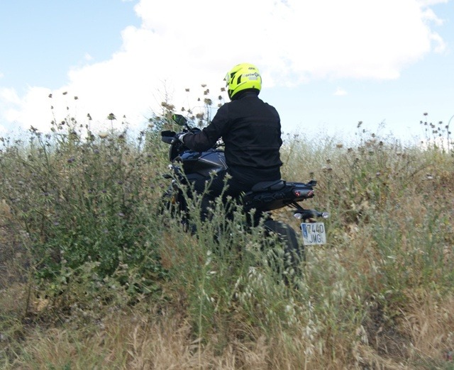yamaha-mt-09-tracer-subiendo