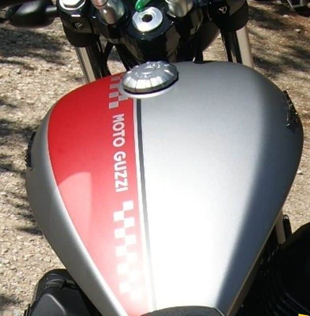 Guzzi V9 Bobber tapon Guzzi V9 Bobber tapon