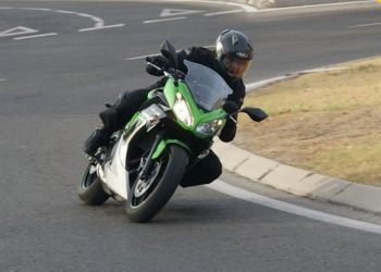 Kawasaki ER6-F en acción
