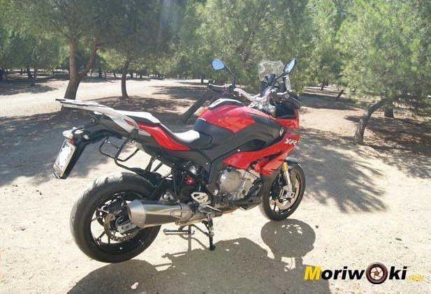 BMW S1000XR posición moto desnuda BMW S1000XR posición moto desnuda