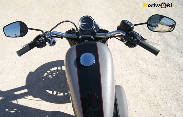 Harley Davidson sportster roadster posición Harley Davidson sportster roadster posición