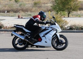 Daelim-roadwin 125 R Portada