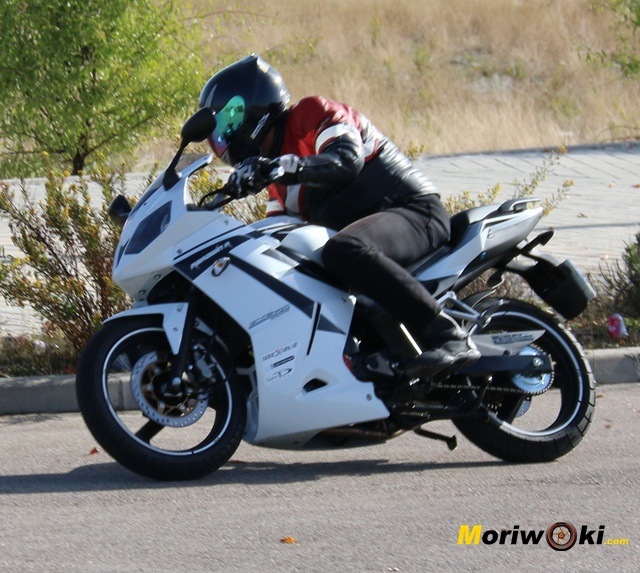Daelim roadwin 125 r posición Daelim roadwin 125 r posición