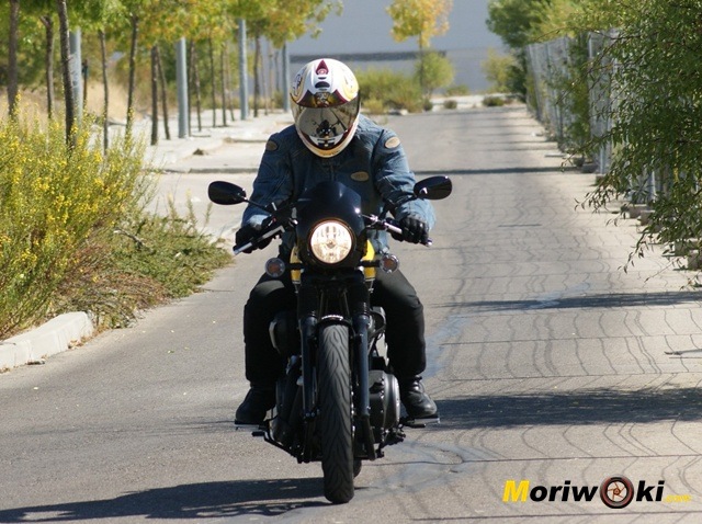 Yamaha XV 950 60 Aniversario de frente