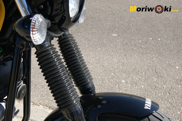 Yamaha-XV-950-60-Aniversario-horquilla