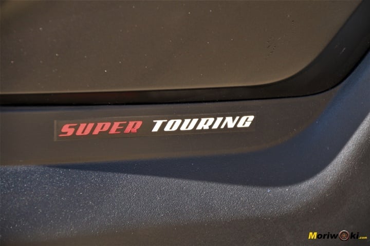 Kymco AK 550 Prueba a fondo placa super touring Kymco AK 550 Prueba a fondo placa super touring