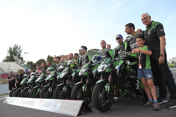 European-Kawasaki-Z-Cup-2018-Montmeló. Todo el grupo