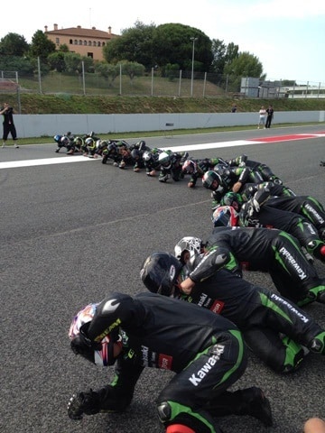 European Kawasaki Z Cup Montmeló 2018 haciendo codo