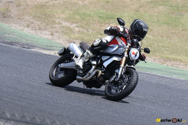 Ducati Scrambler 1100 Special Prueba curvas