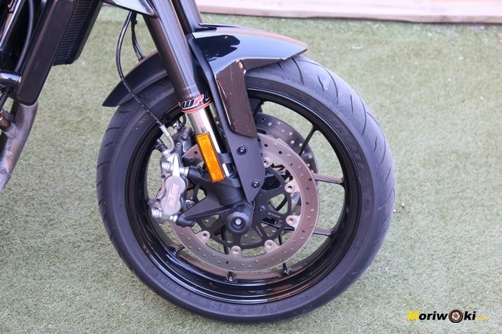Prueba KTM 790 Duke rueda delantera Prueba KTM 790 Duke rueda delantera