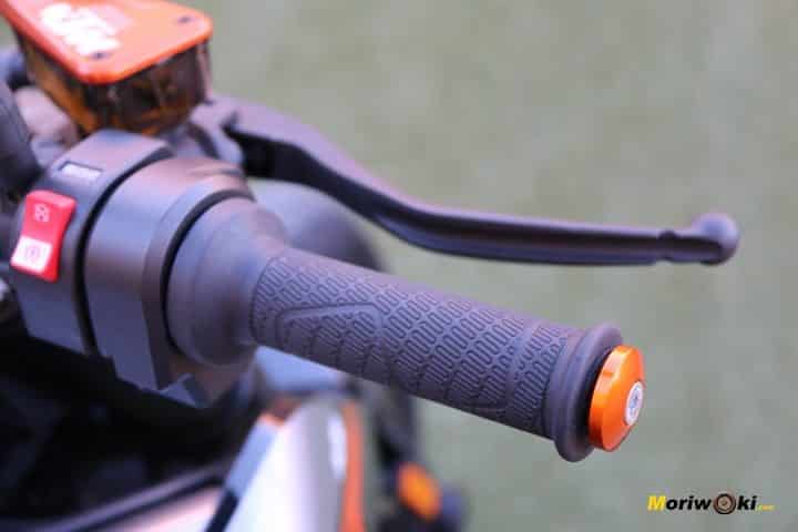 Prueba KTM 790 Duke puño Prueba KTM 790 Duke puño