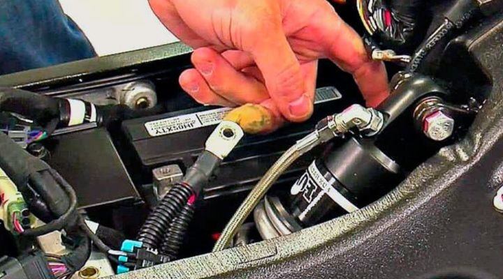 Retirar batería de una moto