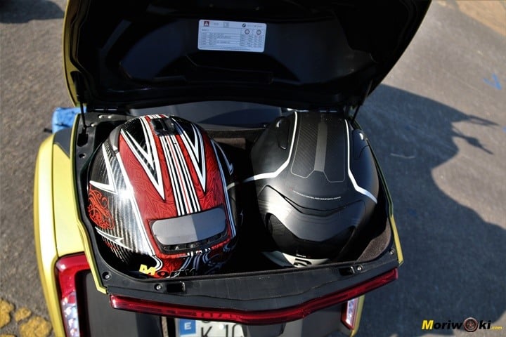 BMW K1600 Grand America 11