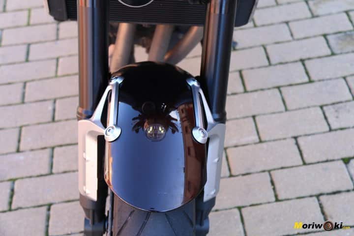 Kawa Z900RS, detalle de la aleta delantera Kawa Z900RS, detalle de la aleta delantera