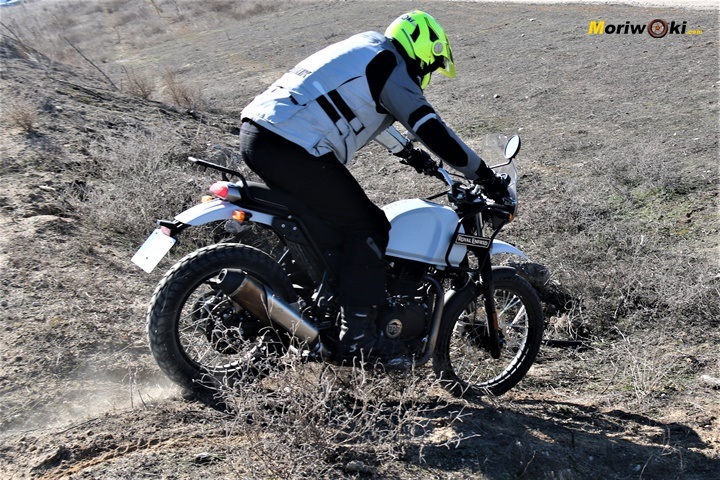 Bajando con la Royal Enfield Himalayan Bajando con la Royal Enfield Himalayan