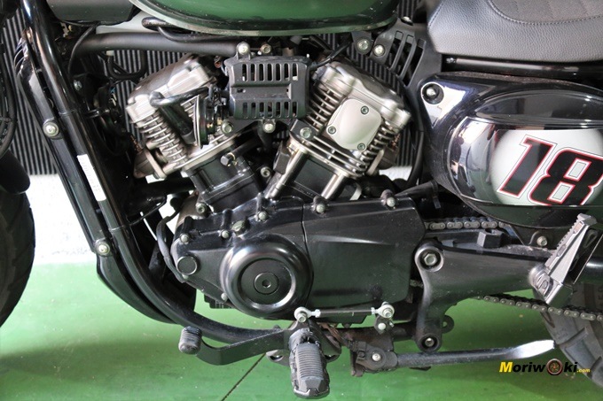 Hyosung Aquila GV 125S dos en uve