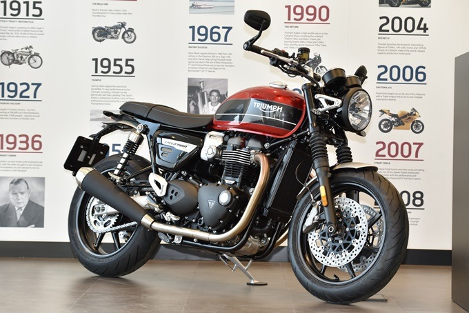 Prueba Triumph Speed Twin 1200 estática