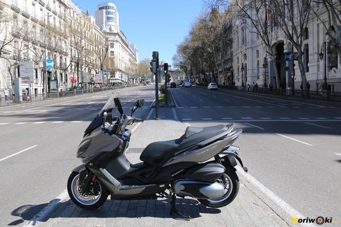 En la calle de Alcalá con el Kymco Xciting 400 En la calle de Alcalá con el Kymco Xciting 400