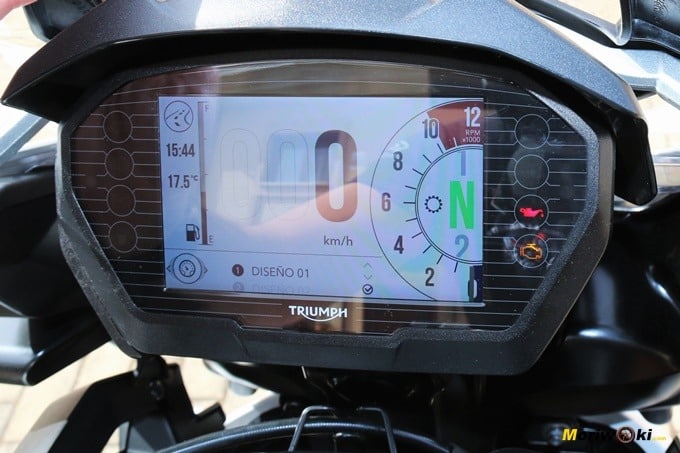 Pantalla 5" de la Triumph Tiger 1200 XCA Pantalla 5" de la Triumph Tiger 1200 XCA