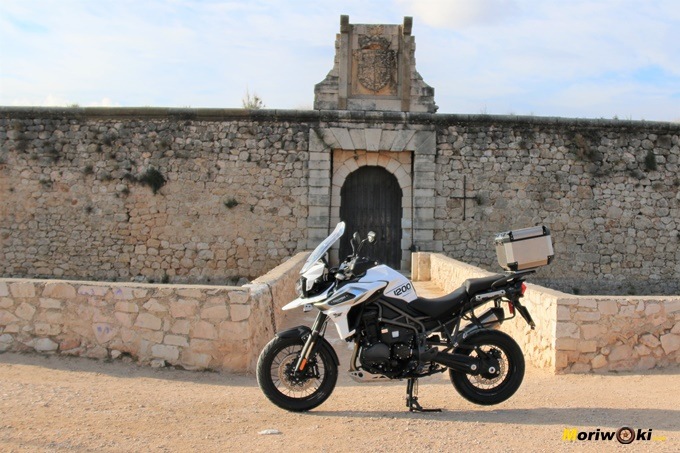 La planta imponente de la Triumph Tiger 1200 XCA La planta imponente de la Triumph Tiger 1200 XCA