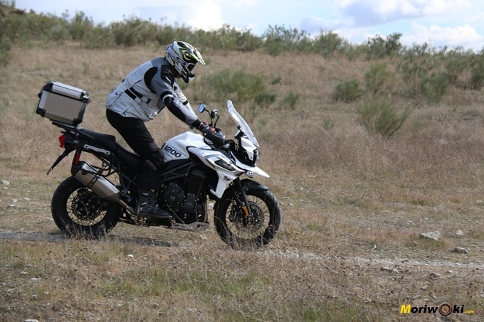 Bajando con la Triumph Tiger 1200 XCA Bajando con la Triumph Tiger 1200 XCA