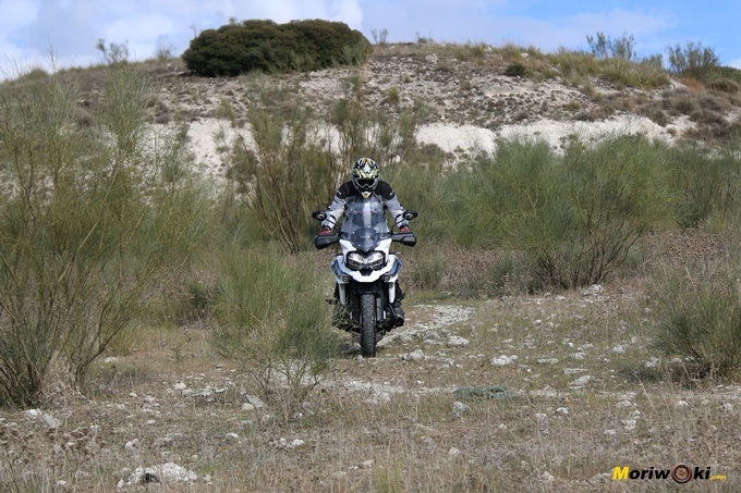 Triumph Tiger 1200 XCA campo a través. Triumph Tiger 1200 XCA campo a través.
