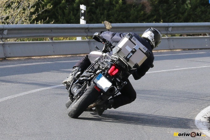 Paso por curva con la Triumph Tiger 1200 XCA Paso por curva con la Triumph Tiger 1200 XCA