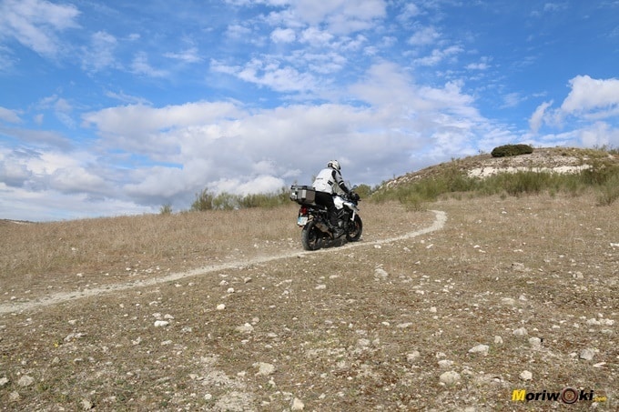 Por un sendero con la Triumph Tiger 1200 XCA Por un sendero con la Triumph Tiger 1200 XCA