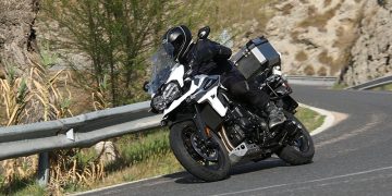 Triumph Tiger 1200 XCA en asfalto