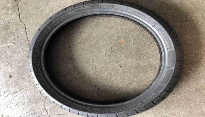 llanta del neumático de una moto