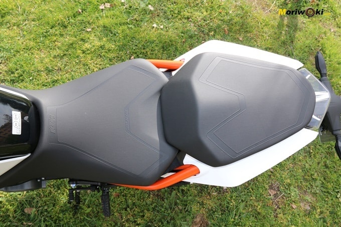 Asientos de la KTM 125 Duke. 