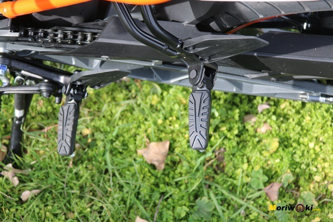 Estriberas de la KTM 125 Duke. 