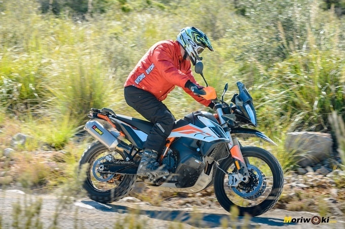 La perfecta adaptación de la KTM 790 Adventure R a cada nivel off road. La perfecta adaptación de la KTM 790 Adventure R a cada nivel off road.