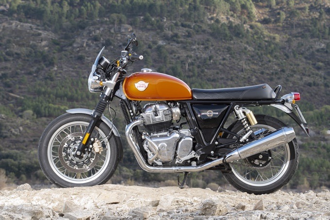 La Royal Enfield Interceptor 650 vista por su perfil derecho. La Royal Enfield Interceptor 650 vista por su perfil derecho.