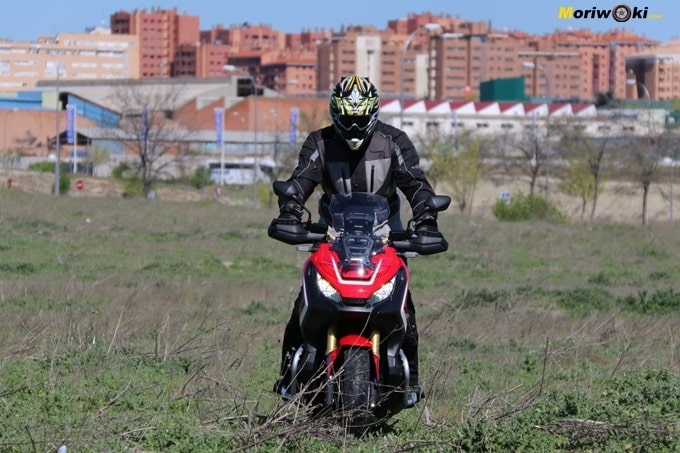 El Honda X-ADV de la ciudad al campo.