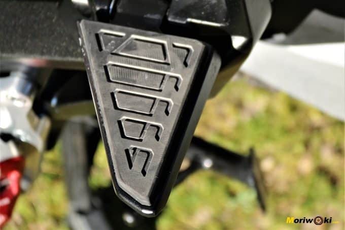 Estribera para el pasajero en el Honda X-ADV.