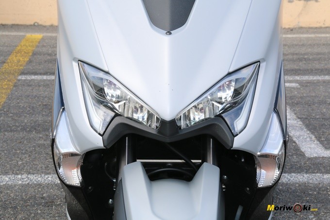 Frontal de la Yamaha Tmax 530 DX.